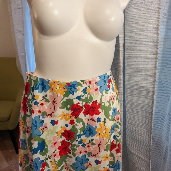 Floral print satin skirt - size 14 - Eloquii - Picture 5 of 5